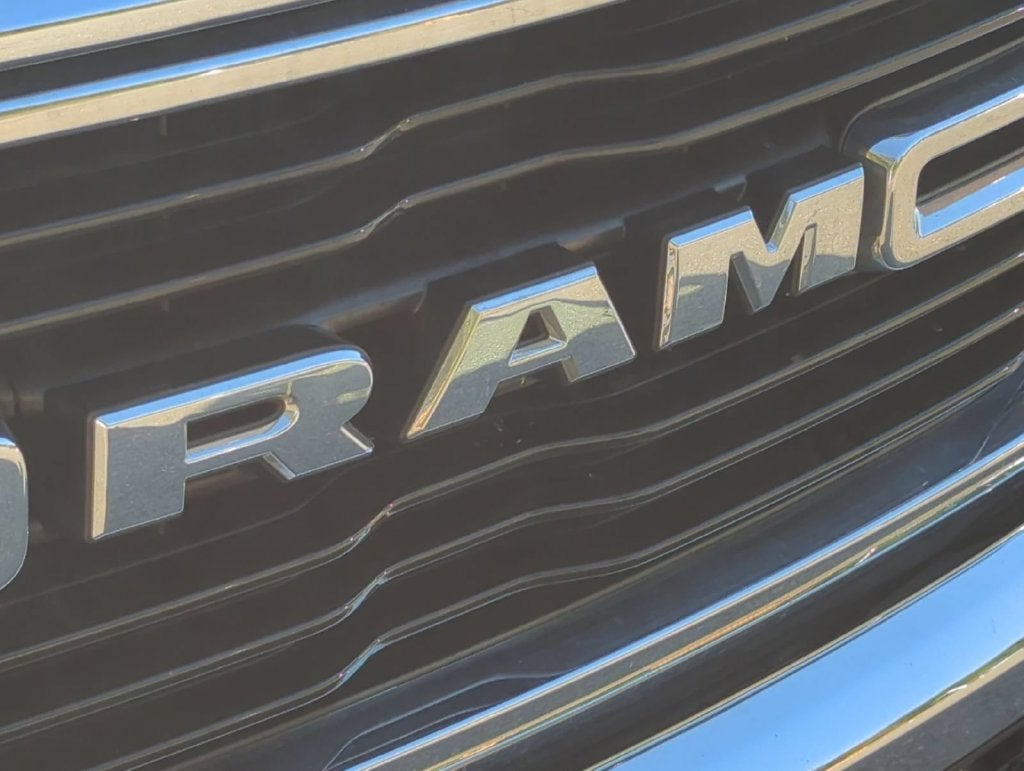 2020 RAM 1500 Big Horn Crew Cab 4x4 5'7" Box