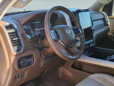 2020 RAM 1500 Laramie Crew Cab 4x4 5'7" Box