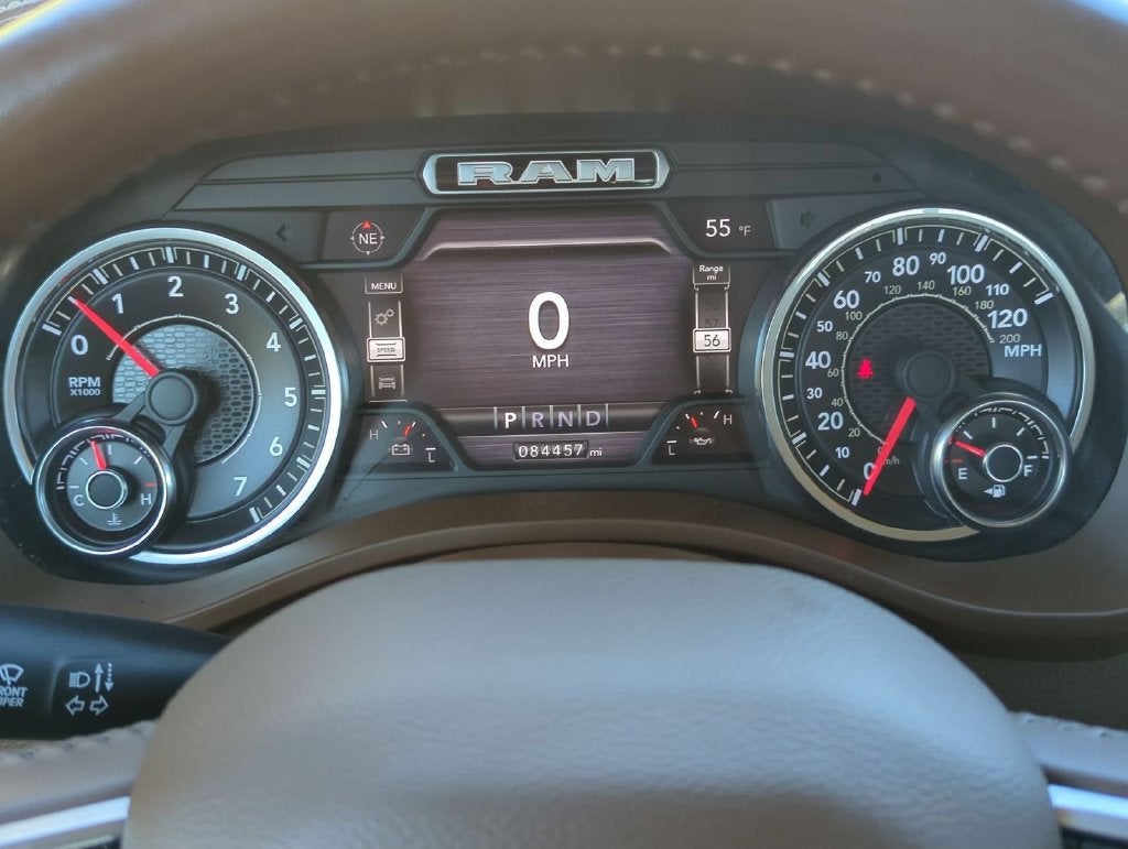 2020 RAM 1500 Laramie Crew Cab 4x4 5'7" Box