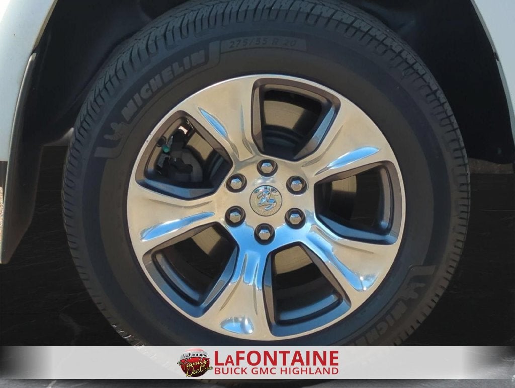2020 RAM 1500 Laramie Crew Cab 4x4 5'7" Box