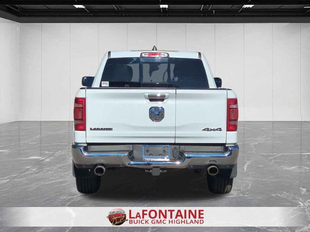2020 RAM 1500 Laramie Crew Cab 4x4 5'7" Box