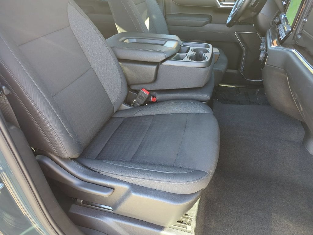 2025 Chevrolet Silverado 1500 LT (2FL)
