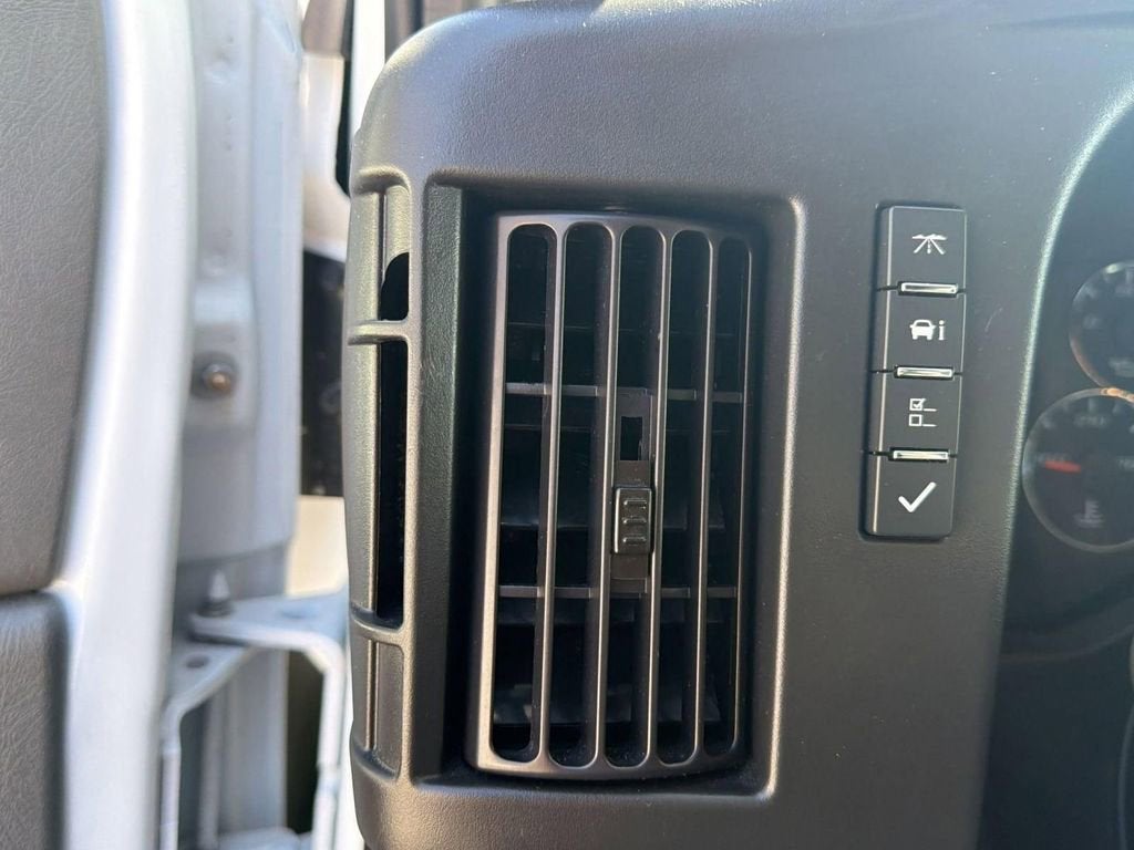 2024 Chevrolet Express Cargo 2500 WT