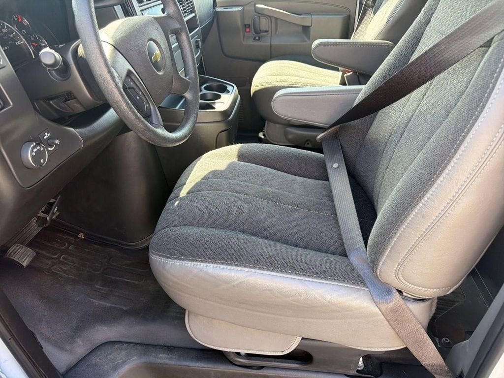 2024 Chevrolet Express Cargo 2500 WT