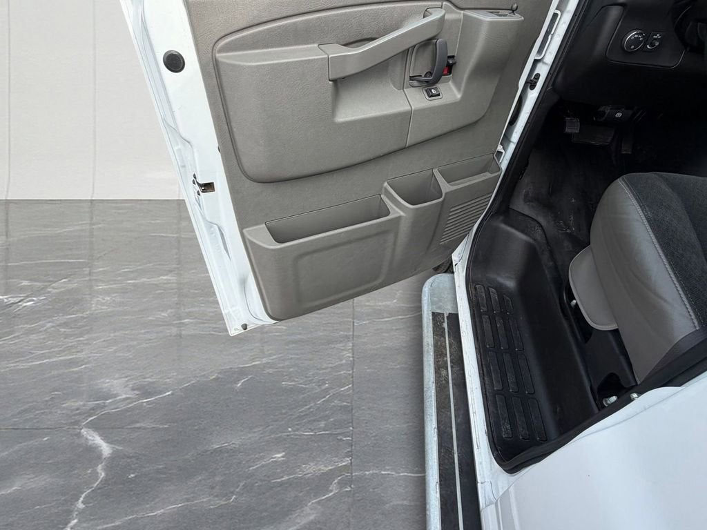 2024 Chevrolet Express Cargo 2500 WT