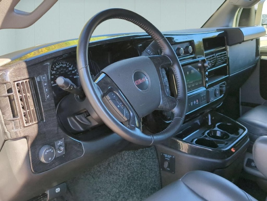 2021 GMC Savana Passenger 2500 LS