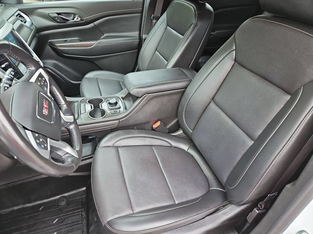 2021 GMC Acadia SLT