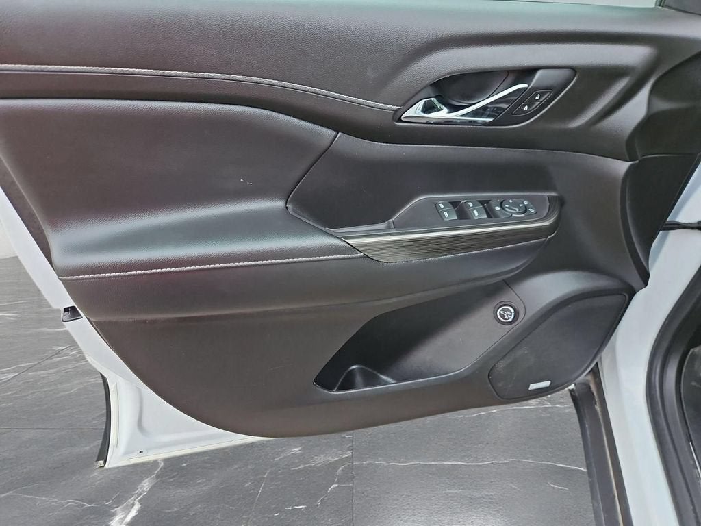 2021 GMC Acadia SLT
