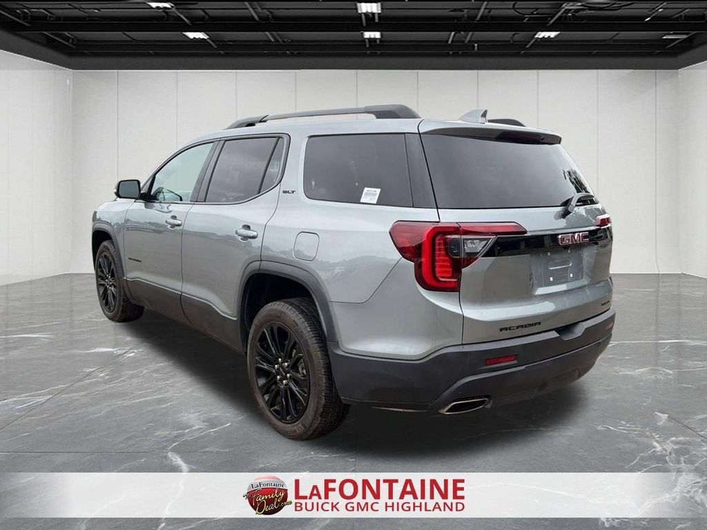 2023 GMC Acadia SLT