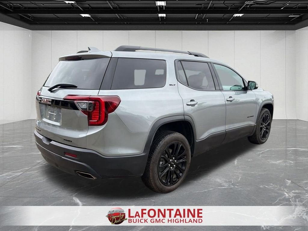 2023 GMC Acadia SLT