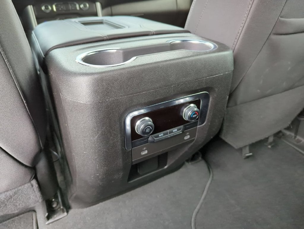 2024 GMC Yukon XL SLE
