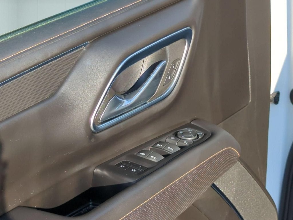 2023 GMC Yukon XL AT4
