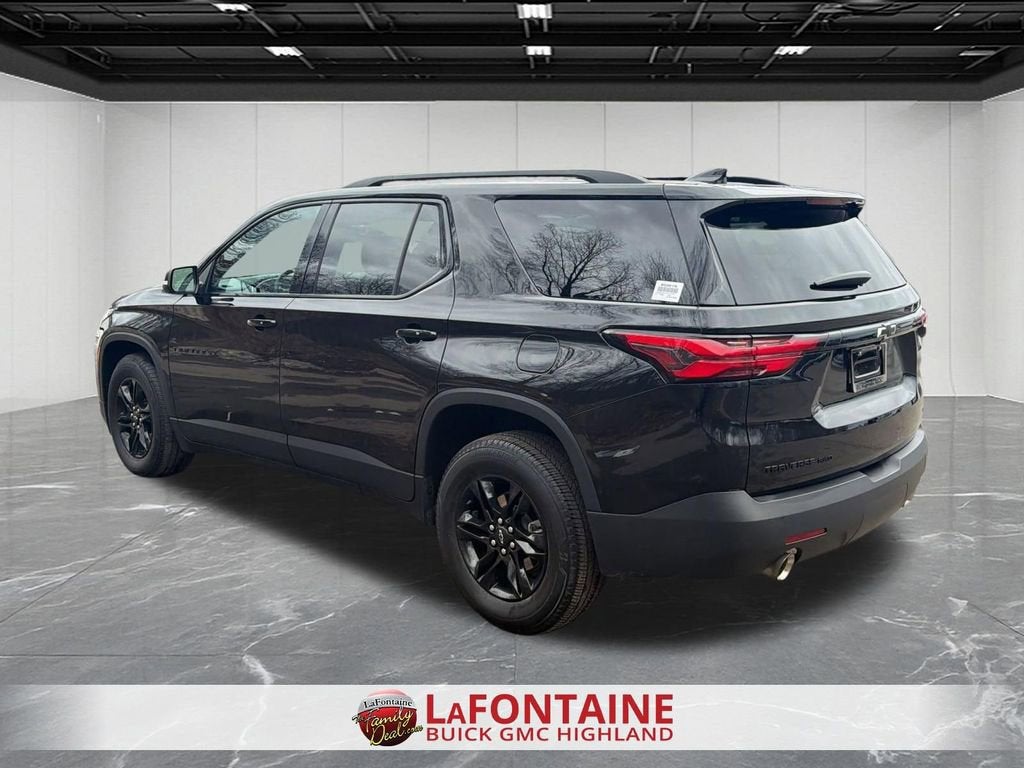 2023 Chevrolet Traverse LT Leather