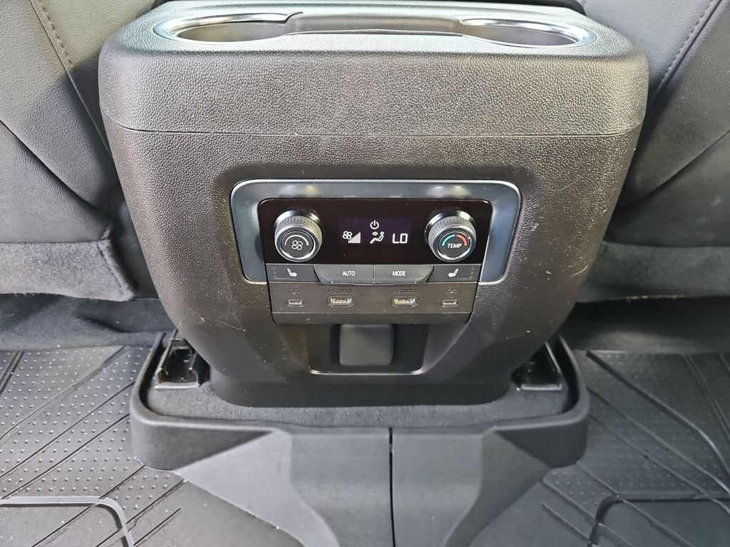 2025 Chevrolet Suburban RST