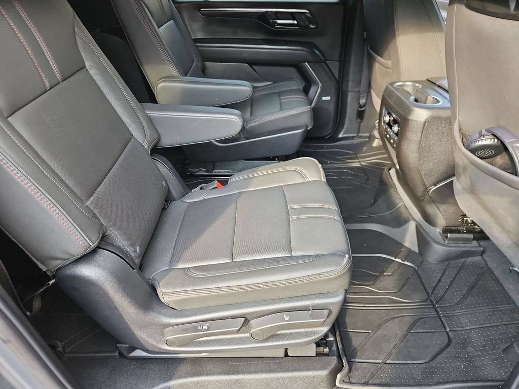 2025 Chevrolet Suburban RST