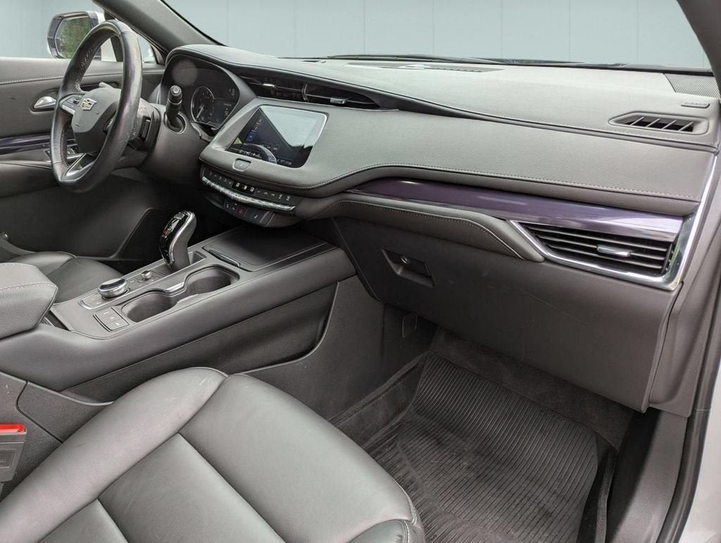 2023 Cadillac XT4 AWD Luxury