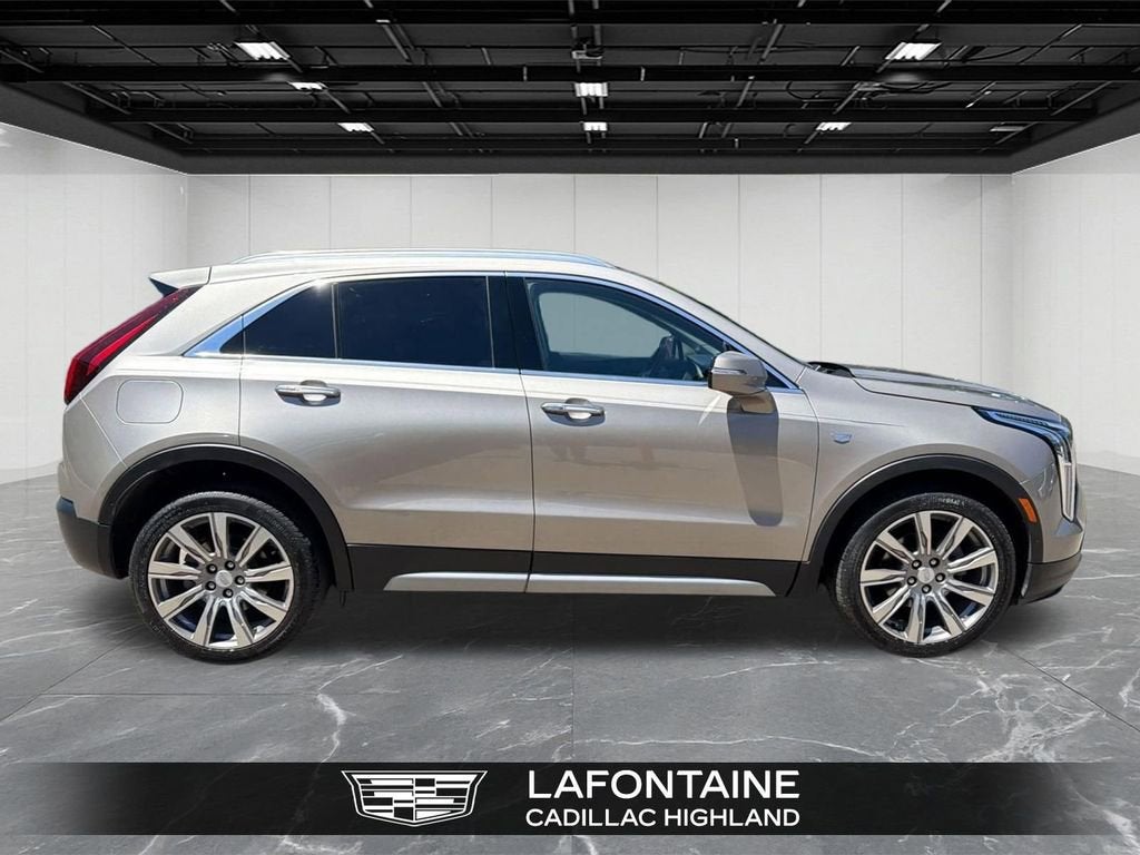 2023 Cadillac XT4 Premium Luxury