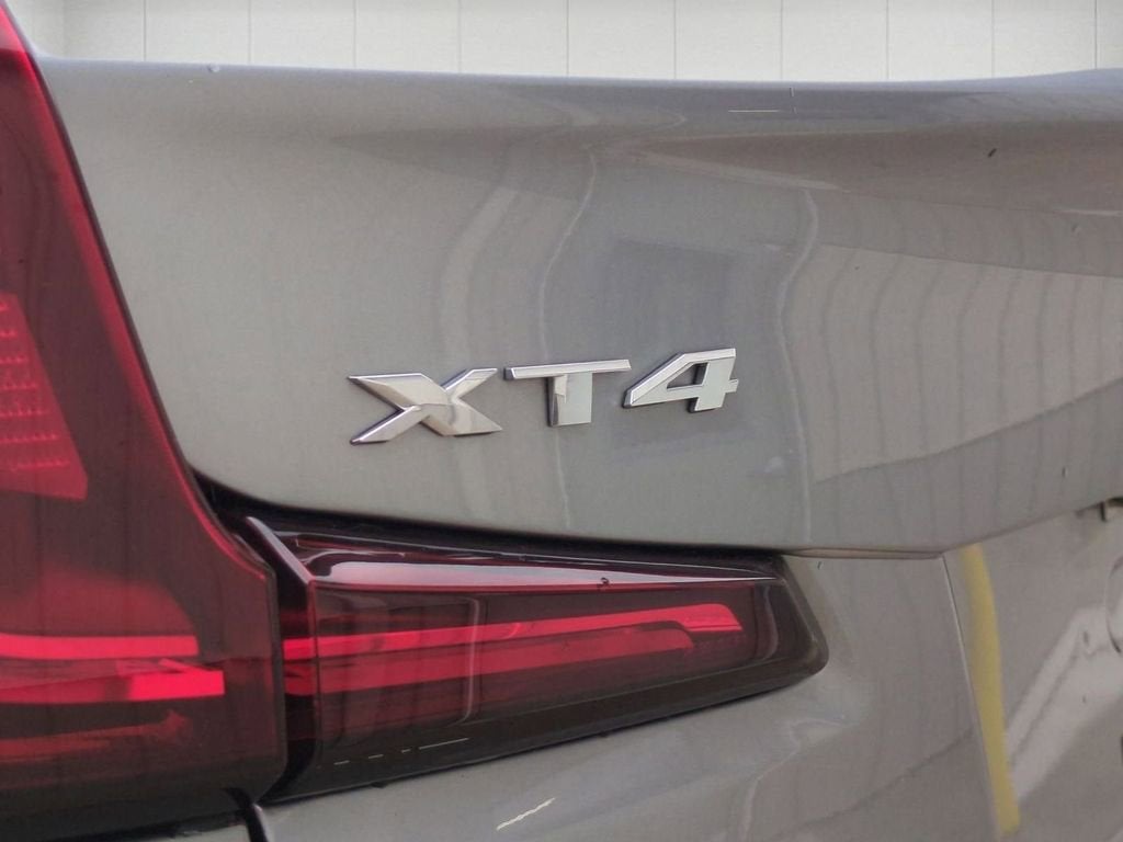 2025 Cadillac XT4 Premium Luxury