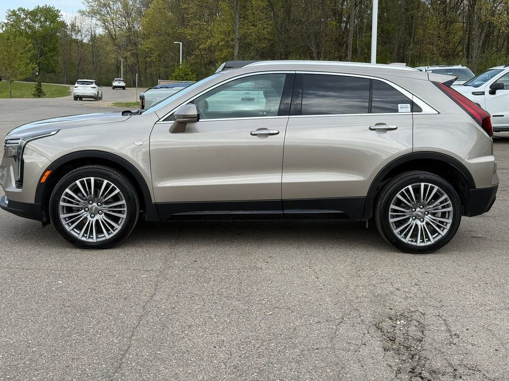2024 Cadillac XT4 Premium Luxury