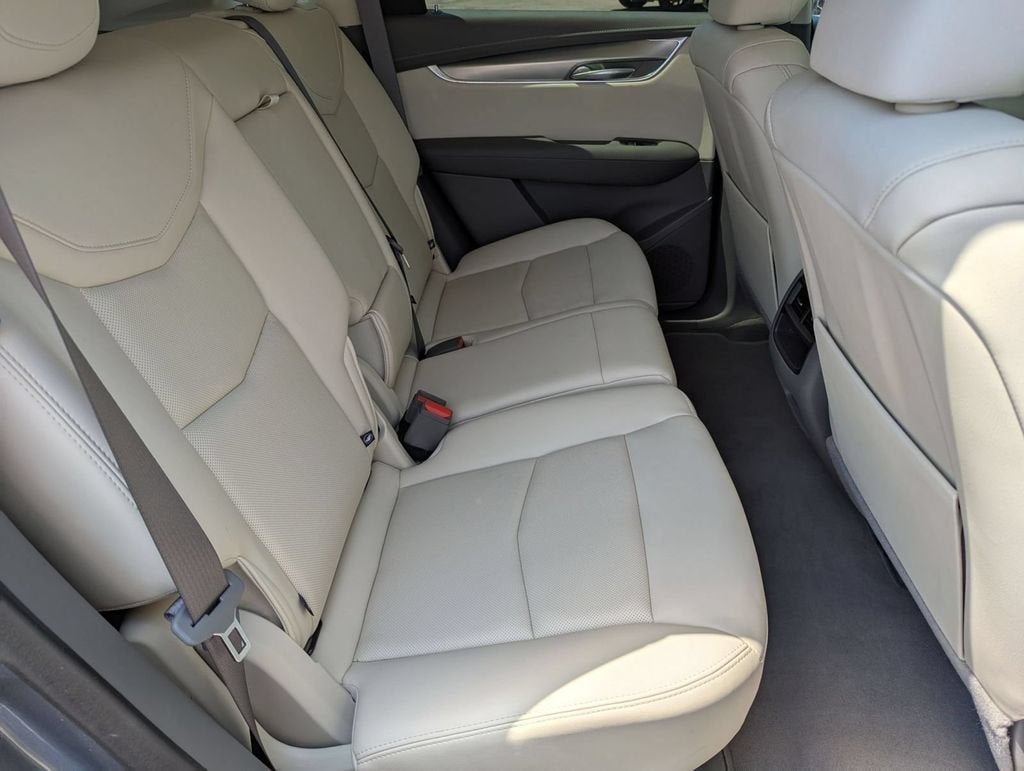 2022 Cadillac XT5 FWD Premium Luxury