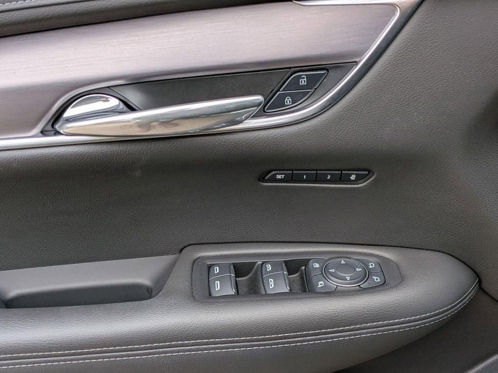 2025 Cadillac XT6 Luxury