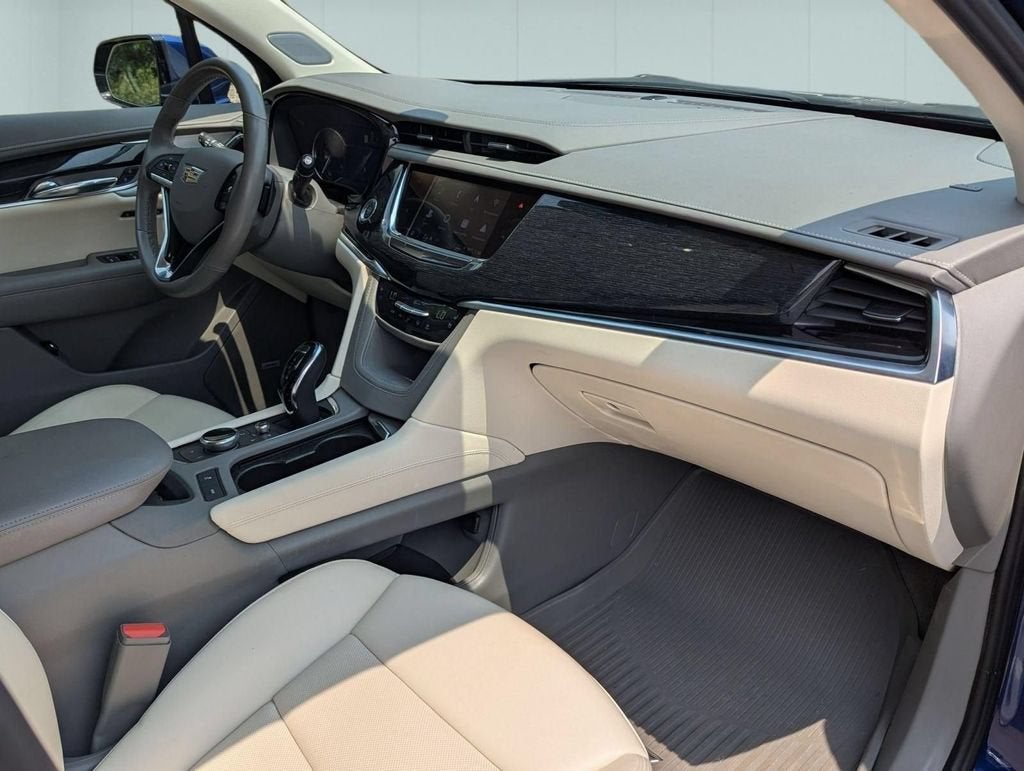 2025 Cadillac XT6 Premium Luxury