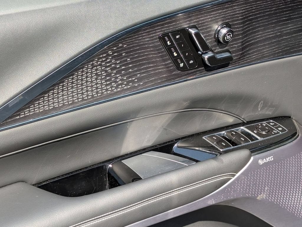 2023 Cadillac LYRIQ Luxury