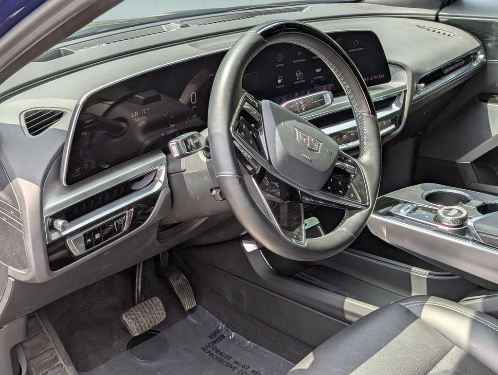 2024 Cadillac LYRIQ Sport 2