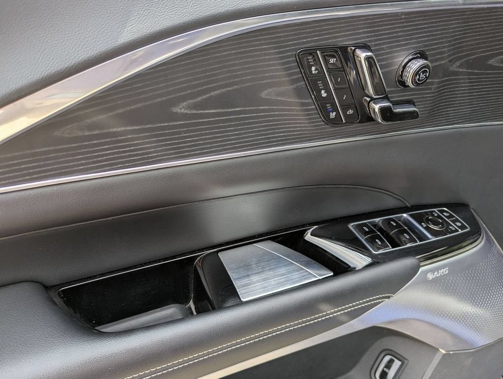 2024 Cadillac LYRIQ Sport 2