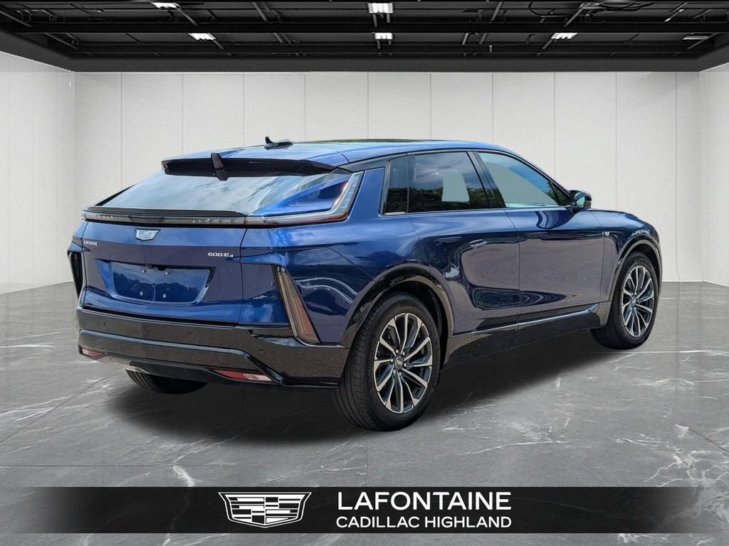 2024 Cadillac LYRIQ Sport 2
