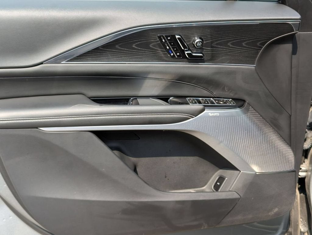 2024 Cadillac LYRIQ Sport 2