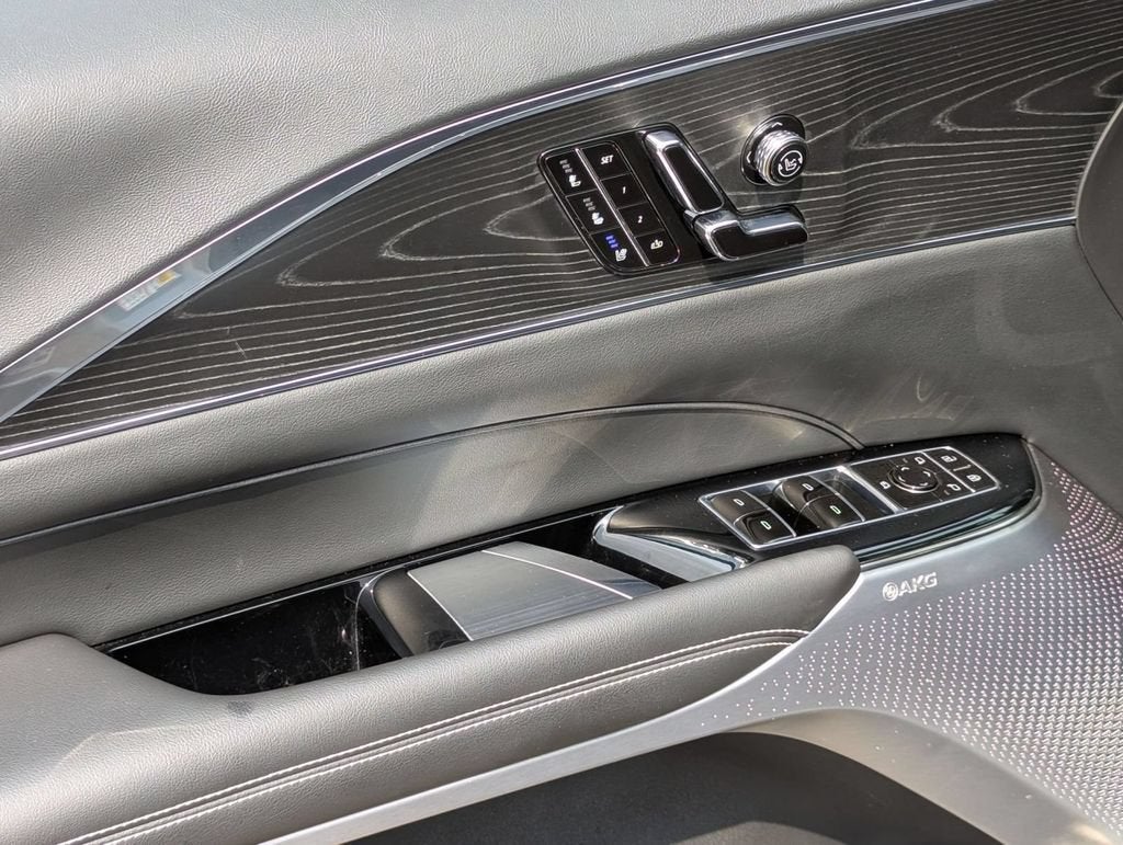 2024 Cadillac LYRIQ Sport 2