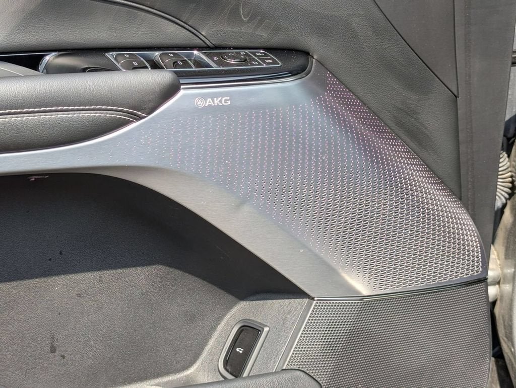 2024 Cadillac LYRIQ Sport 2