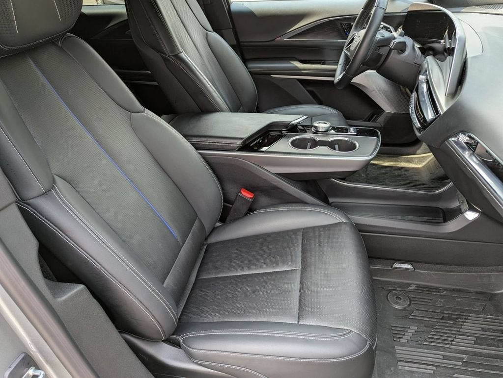 2024 Cadillac LYRIQ Sport 2