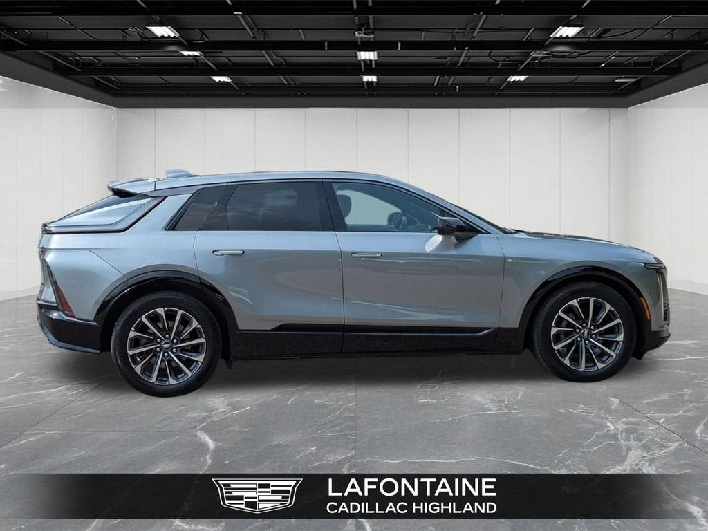 2024 Cadillac LYRIQ Sport 2