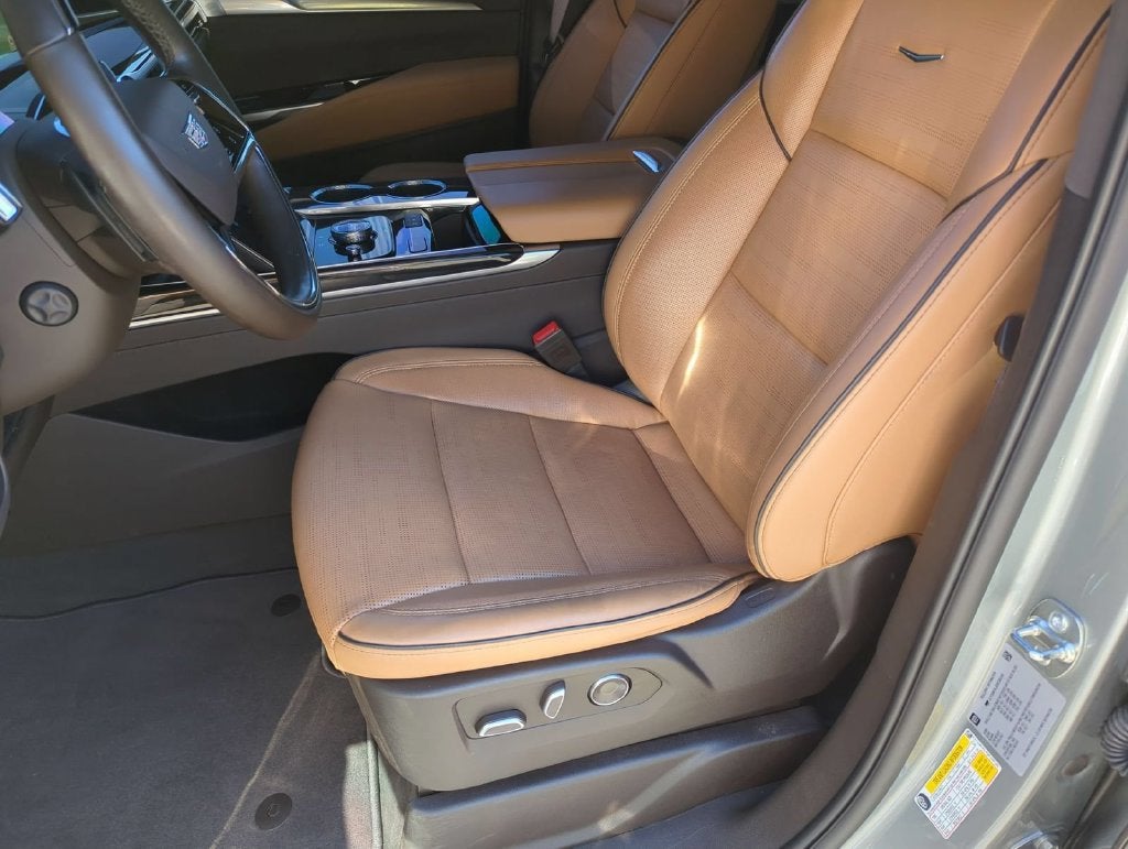 2025 Cadillac Escalade ESV Premium Luxury