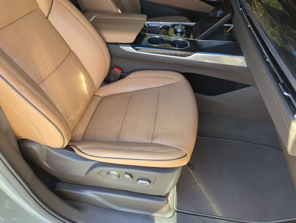 2025 Cadillac Escalade ESV Premium Luxury