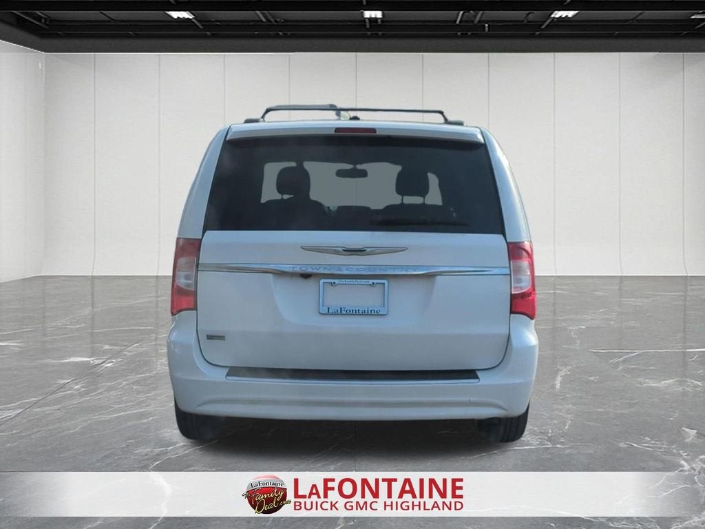 2014 Chrysler Town & Country Touring