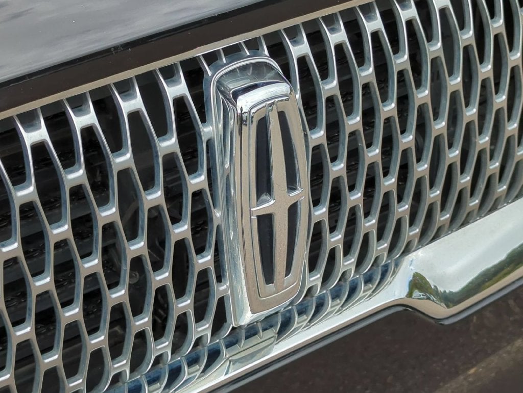2023 Lincoln Aviator Standard
