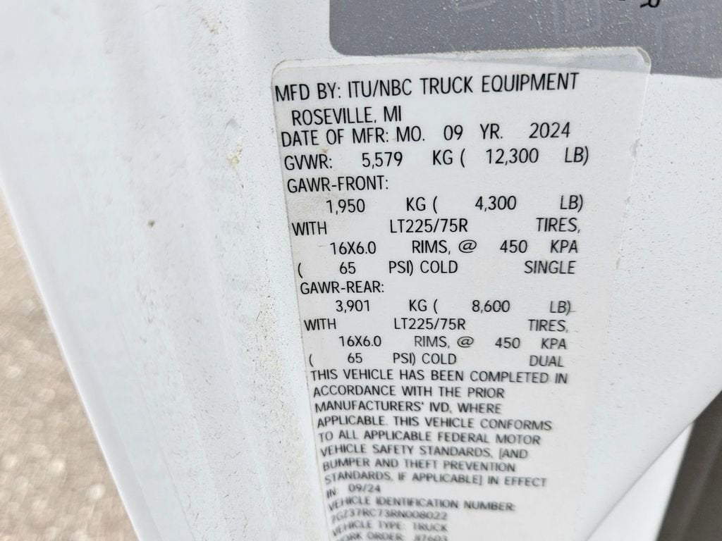 2024 GMC Savana Cutaway 3500 1WT