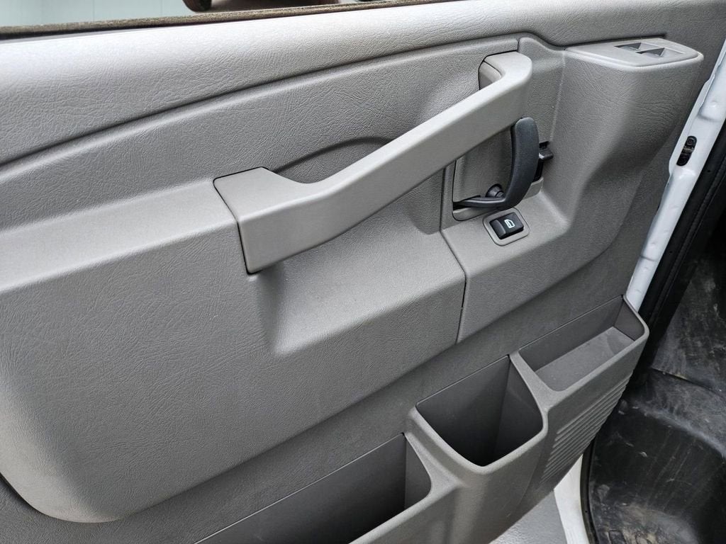 2024 GMC Savana Cutaway 3500 1WT