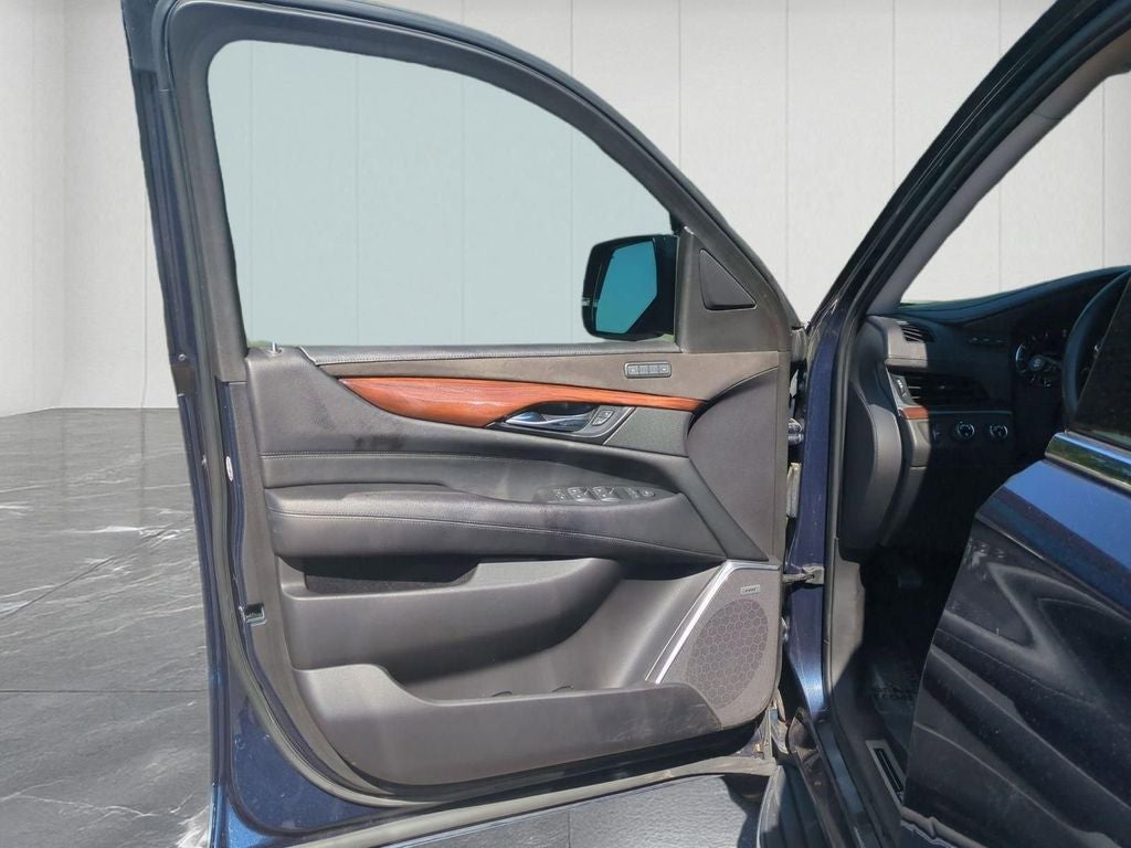 2020 Cadillac Escalade Luxury