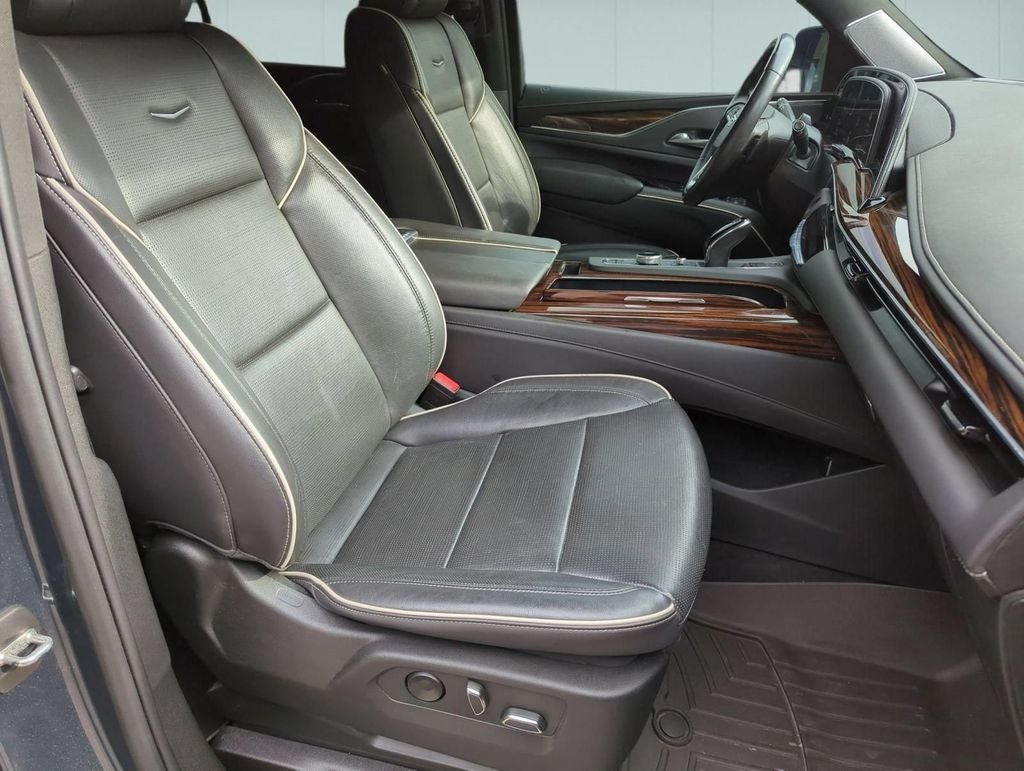 2022 Cadillac Escalade ESV Premium