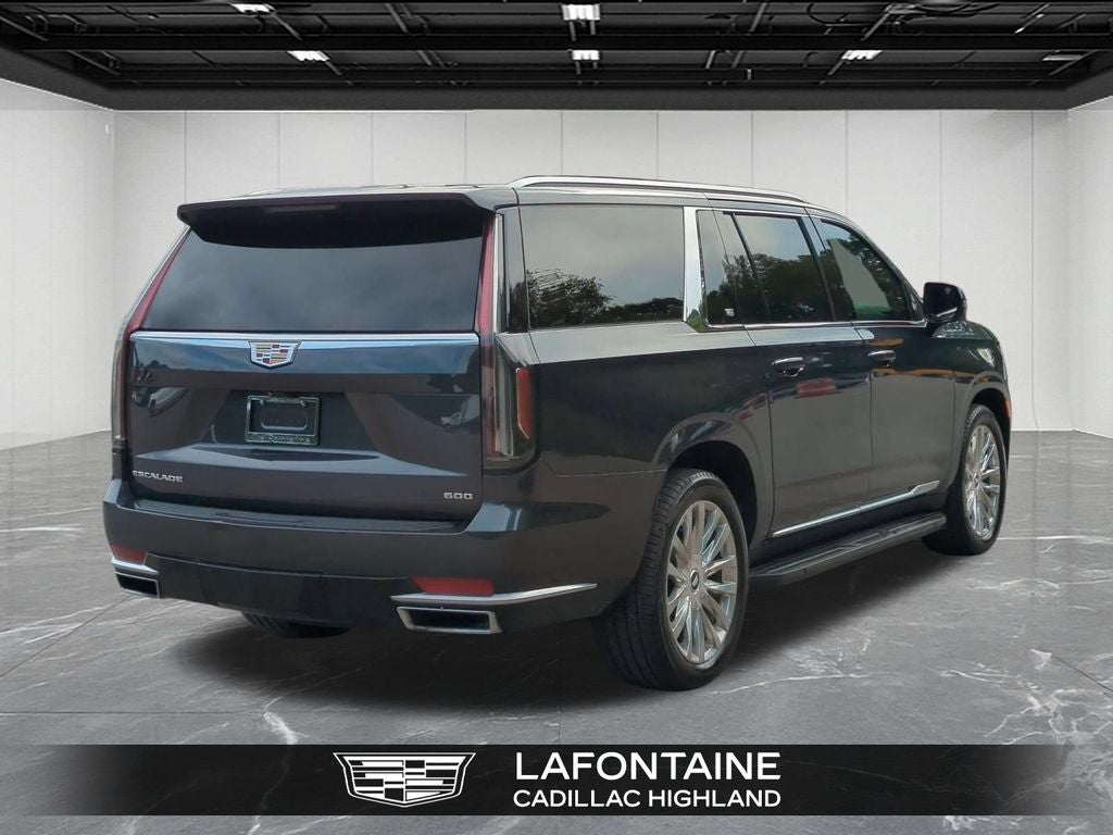 2022 Cadillac Escalade ESV Premium