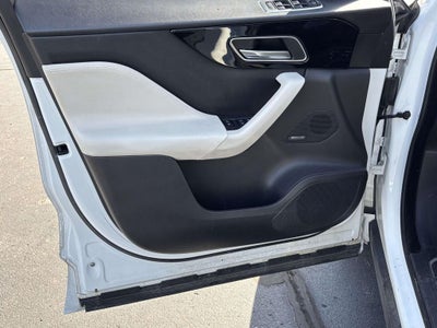 2018 Jaguar F-PACE 25t R-Sport