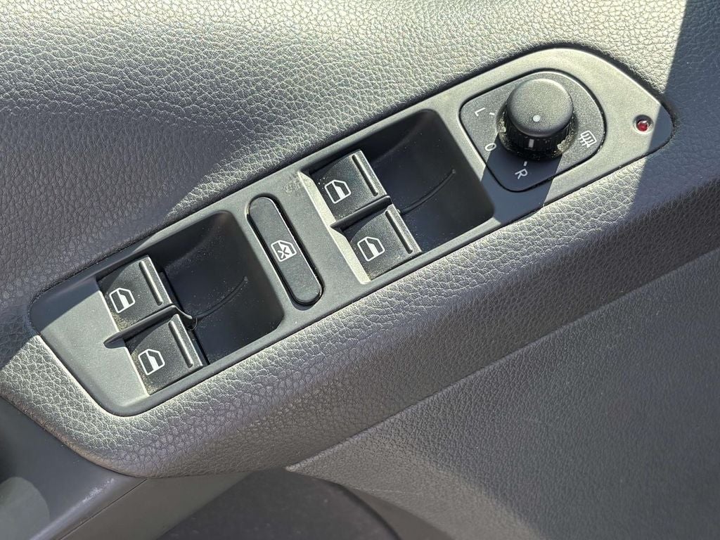 2013 Volkswagen Tiguan S 4Motion