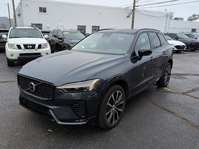 2024 Volvo XC60 B5 Plus Dark Theme
