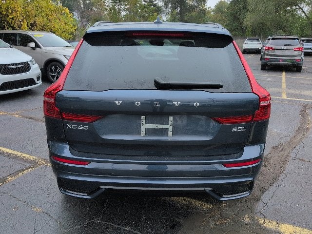 2024 Volvo XC60 B5 Plus Dark Theme