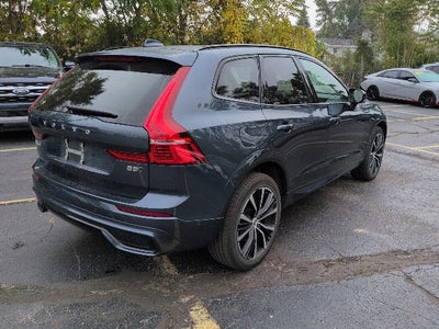 2024 Volvo XC60 B5 Plus Dark Theme