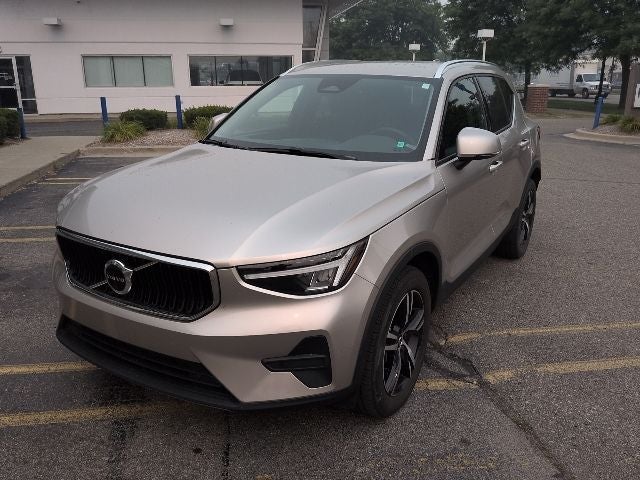 2023 Volvo XC40 B5 Core
